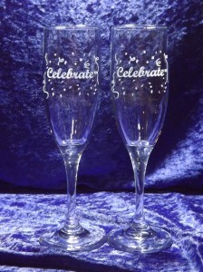 engraved-champagne-toasting-flutes